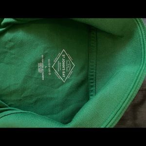 I am selling a collar shirt.